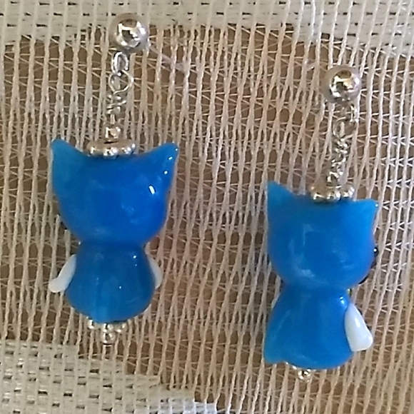 Cute Kitten Earrings - Picture 2 of 3